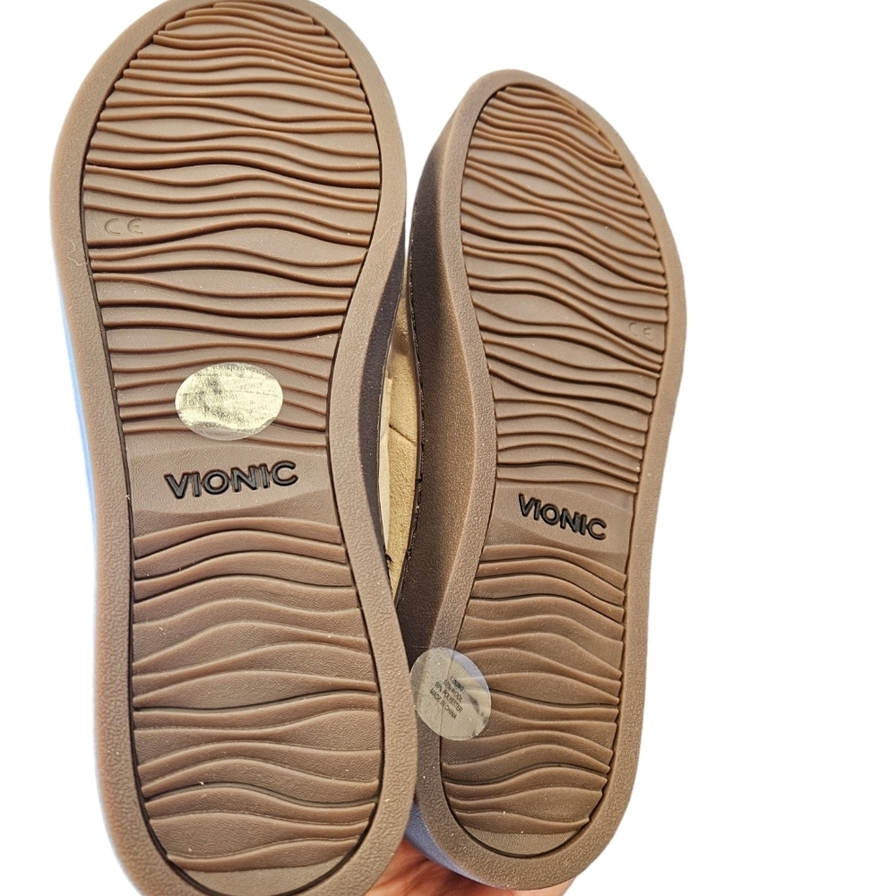 Vionic Cream Ankle Boots with Brown Sole - Picture 6 of 7